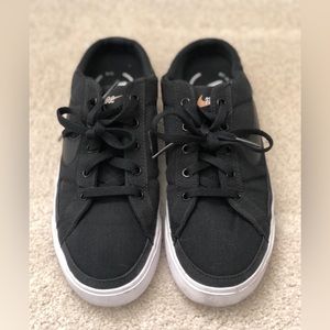 WOMEN'S SIZE 8, LACE UP NIKE COURT LEGACY MULE CASUAL SHOES IN BLACK